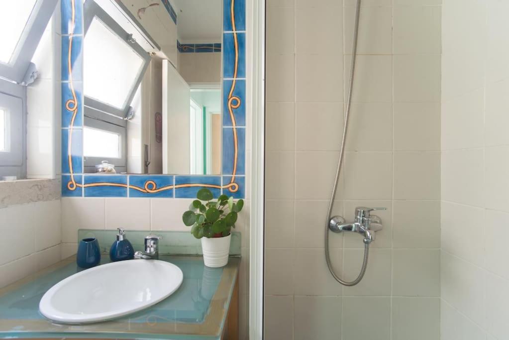 Lisbon Waves Surf Lodge Almada Ngoại thất bức ảnh
