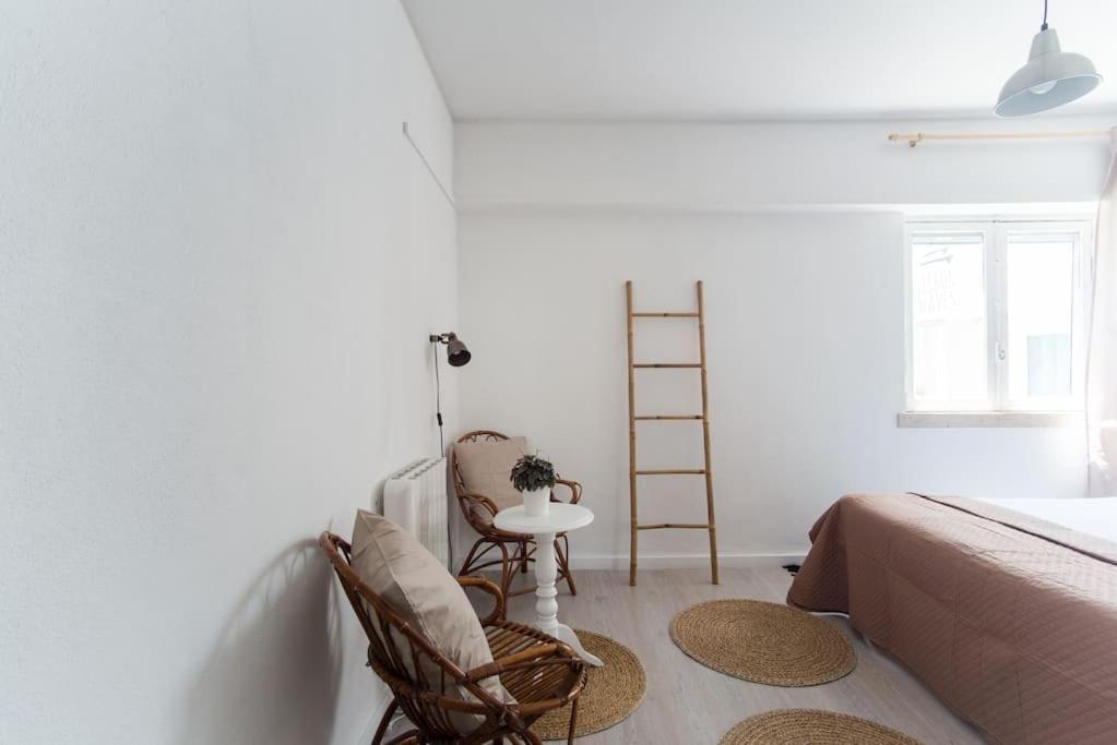 Lisbon Waves Surf Lodge Almada Ngoại thất bức ảnh