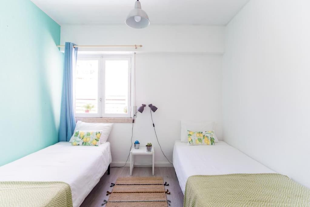 Lisbon Waves Surf Lodge Almada Ngoại thất bức ảnh
