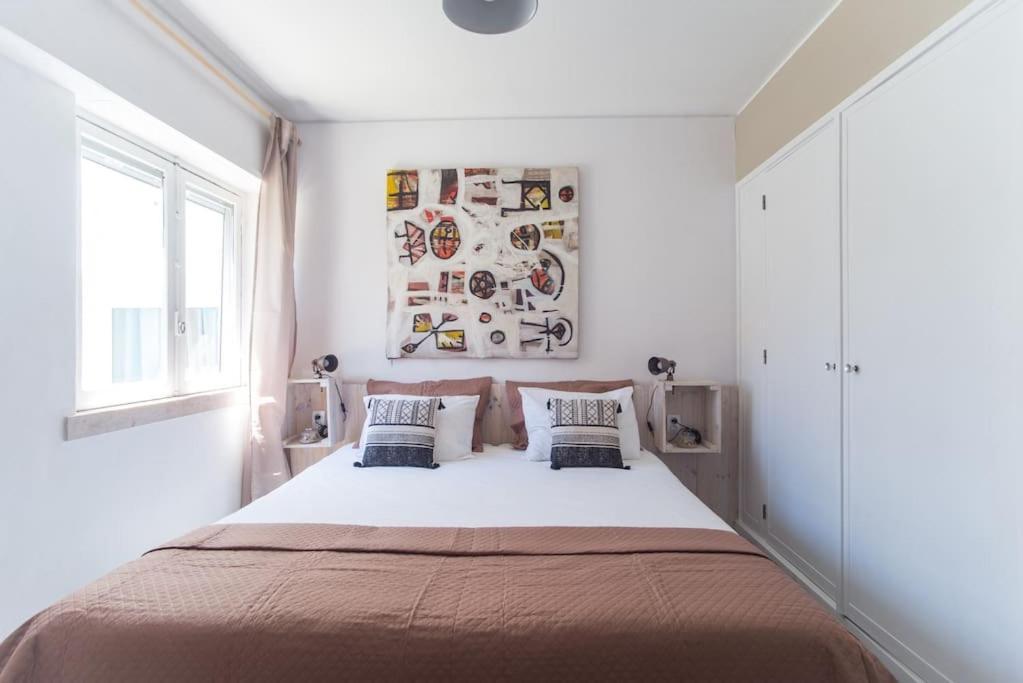 Lisbon Waves Surf Lodge Almada Ngoại thất bức ảnh
