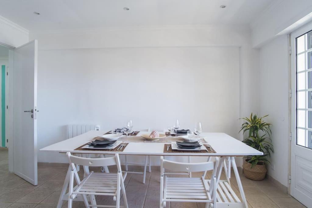Lisbon Waves Surf Lodge Almada Ngoại thất bức ảnh