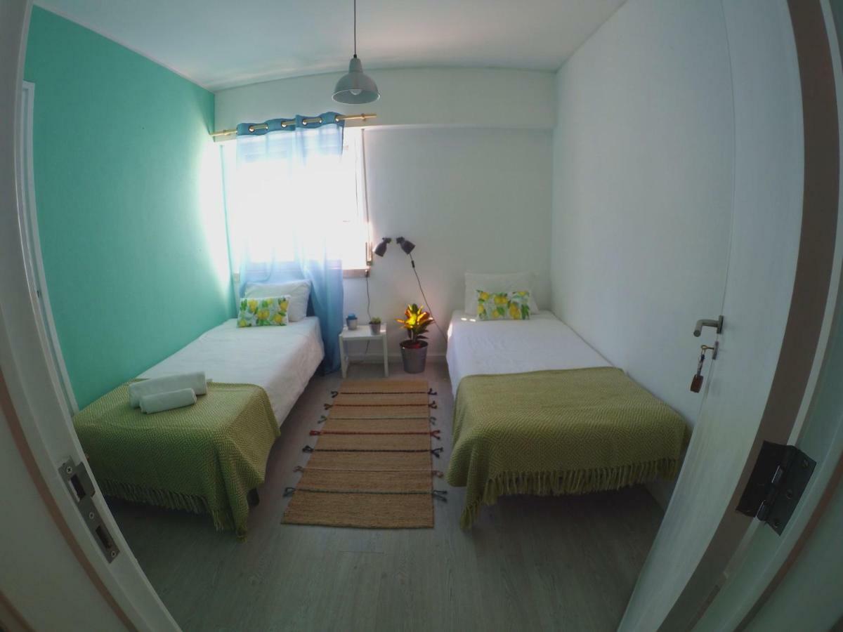 Lisbon Waves Surf Lodge Almada Ngoại thất bức ảnh