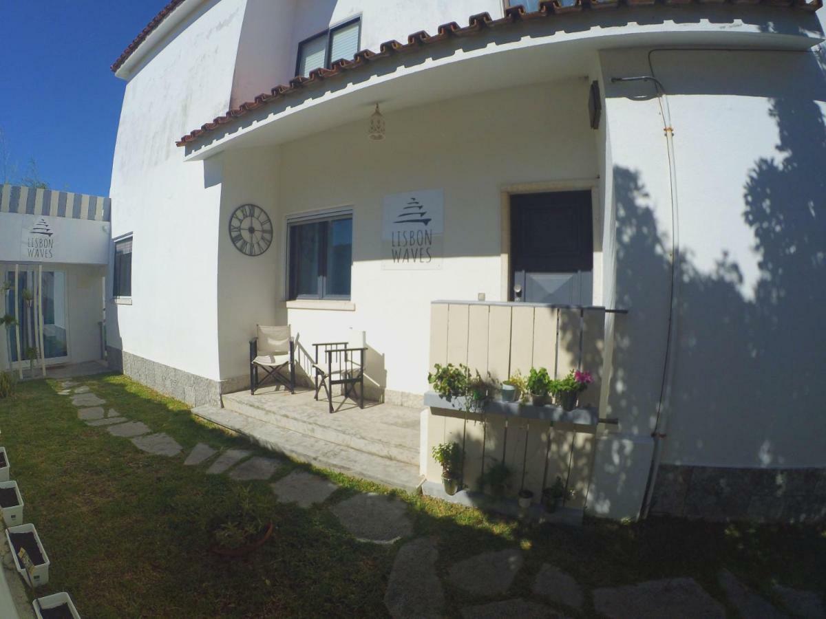 Lisbon Waves Surf Lodge Almada Ngoại thất bức ảnh